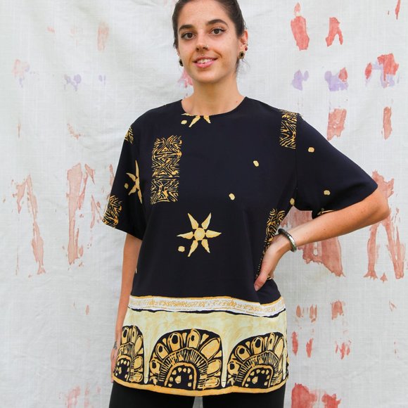 Vintage 80’s blouse with suns and flowers - Picture 2 of 9